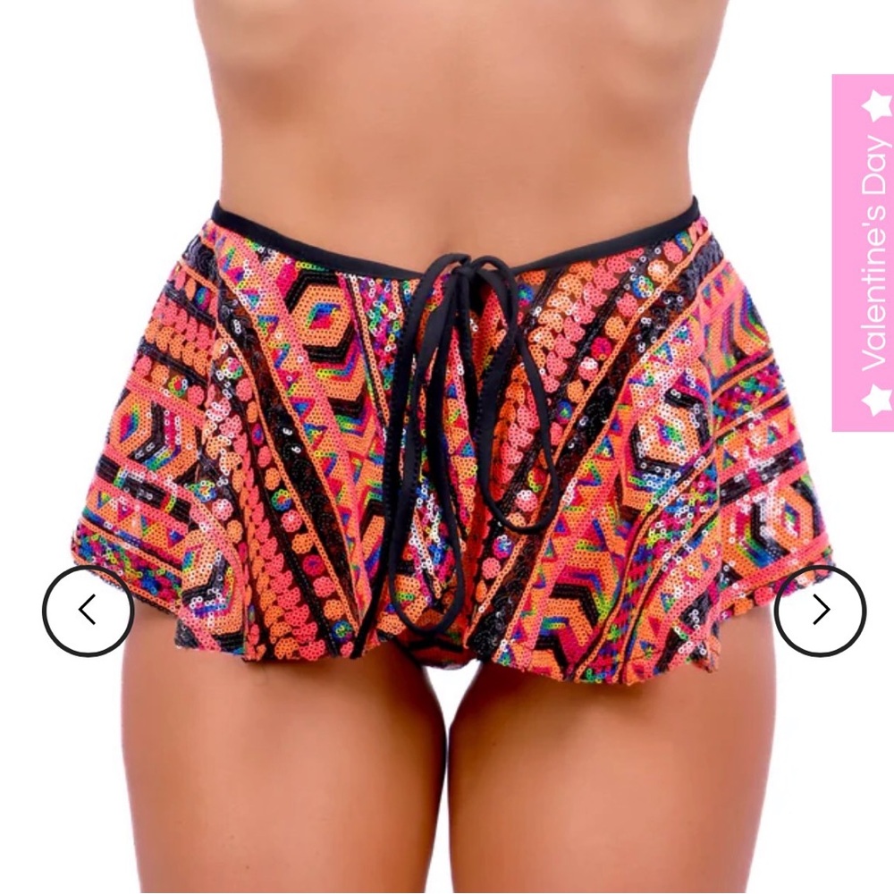 Lumi shop tribal skirt-new with tags